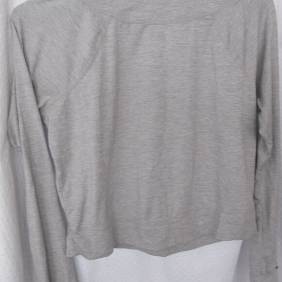Asics Long Sleeve Top with Thumb Holes and Hand Cover Cuffs - Picture 9 of 11